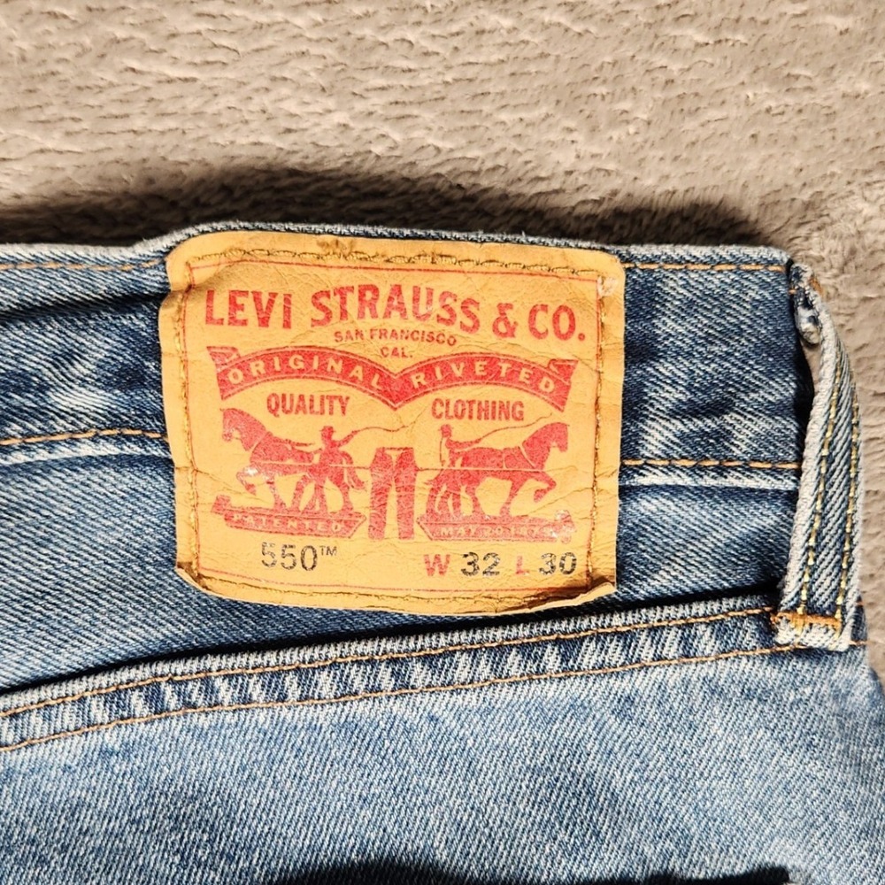 Levi's 550 Relaxed Fit‎ Jeans Mens 32x30 Light Wash Blue Excellent Tapered Leg - Picture 10 of 11